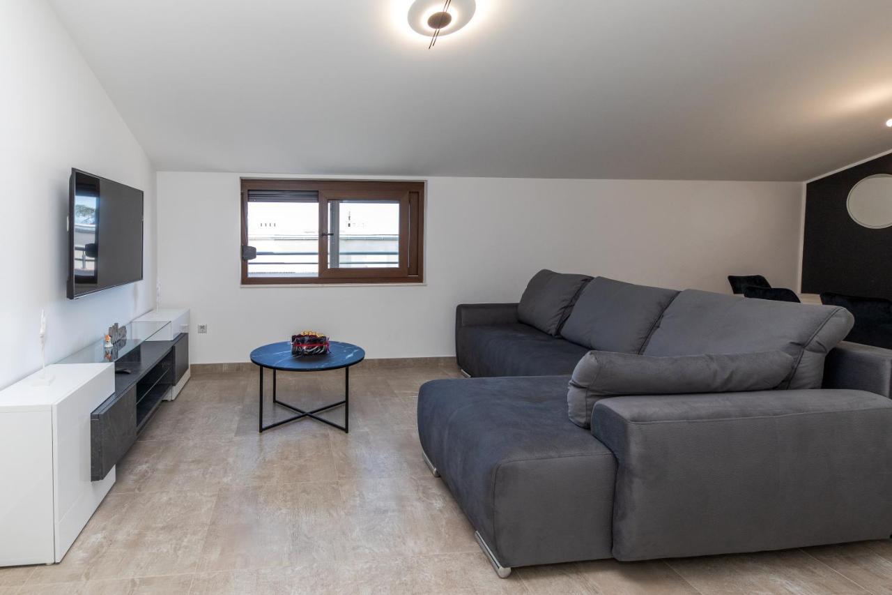 Apartman Gulin Crikvenica Exterior foto